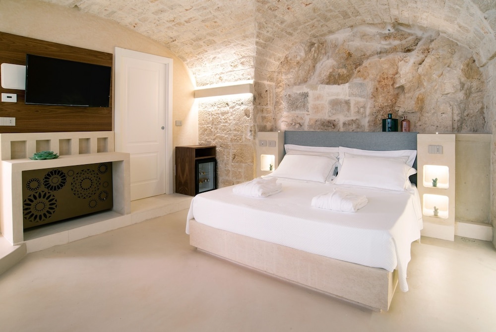 Vico Bianco Raro Smart Rooms Collection
