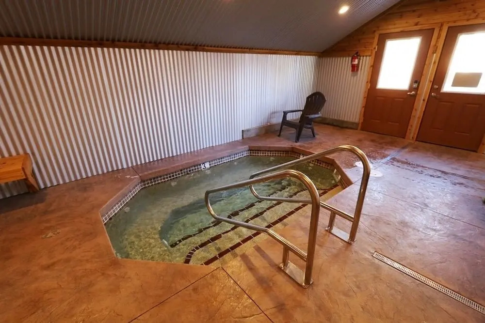 San Sierra 26 Pet-Friendly, Mountain Modern, Walk to The Village by RedAwning