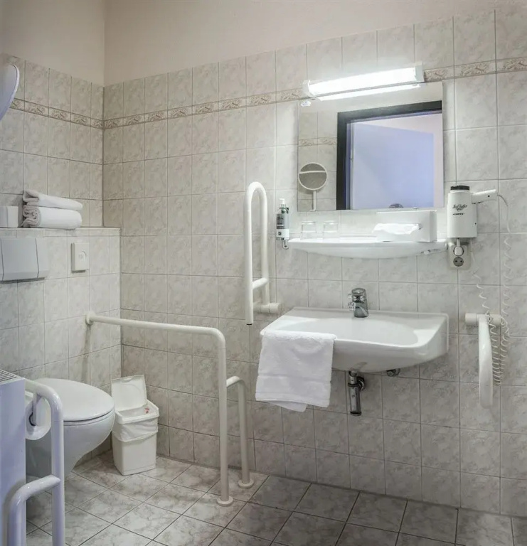 City Hotel