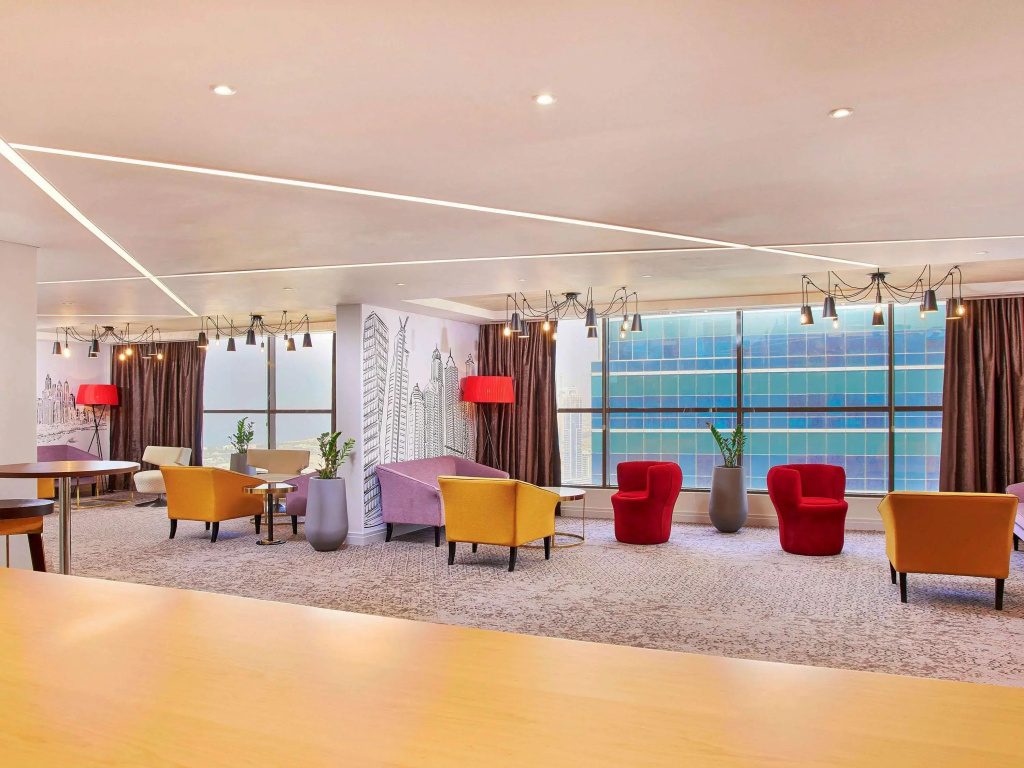 Отель Mercure Dubai Barsha Heights Hotel Suites And Apartments