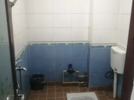 auspicious Hostel