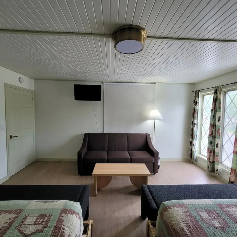 Ski Mountain Lodge