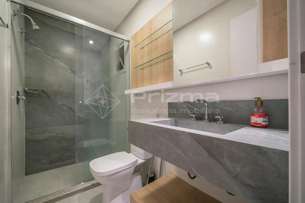 Elegante Apartamento de 3 quartos na Praia de Bombinhas.