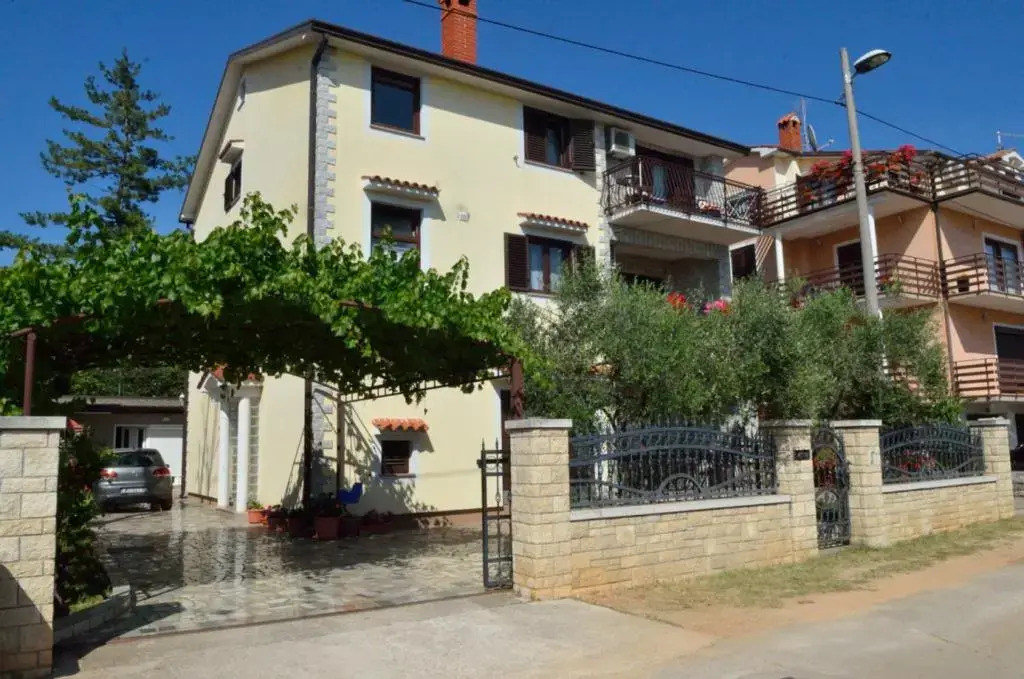 Apartments Ruža