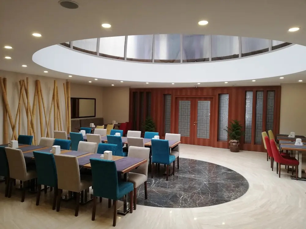 Piskin Hotel