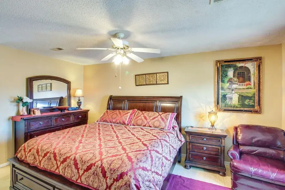 Central Kansas City Home < 3 Mi to Downtown!