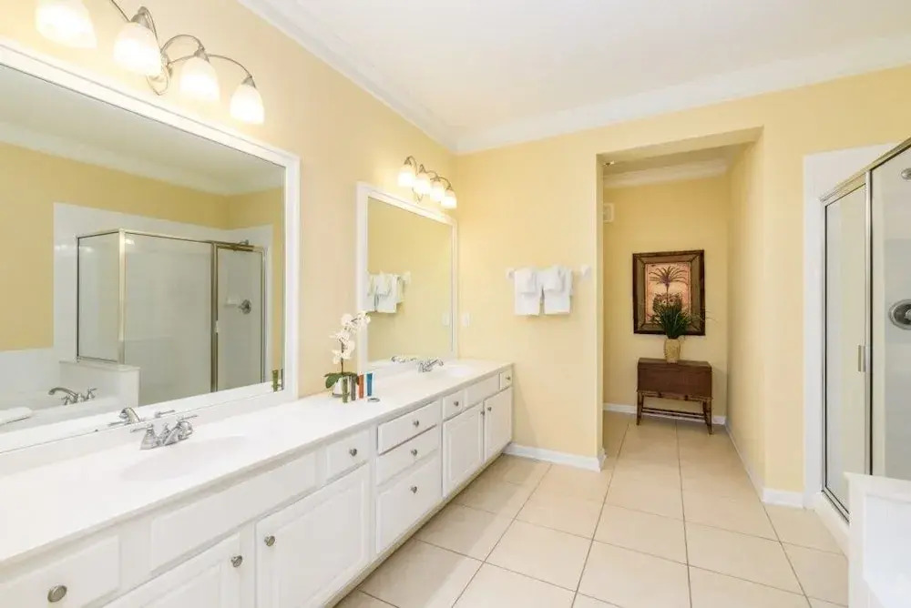 3 Bed 2 Bath Premium Lakeview L 1010 Condo