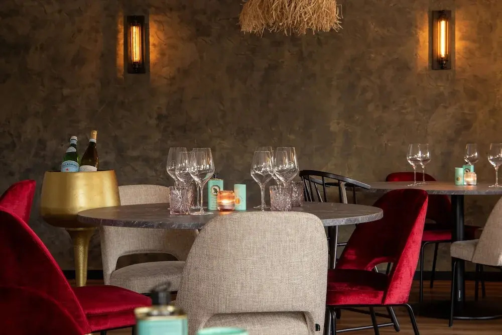 Hotel Four