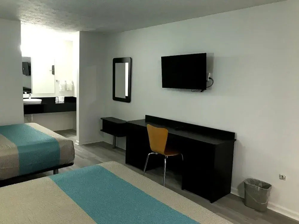 Metropolis Inn