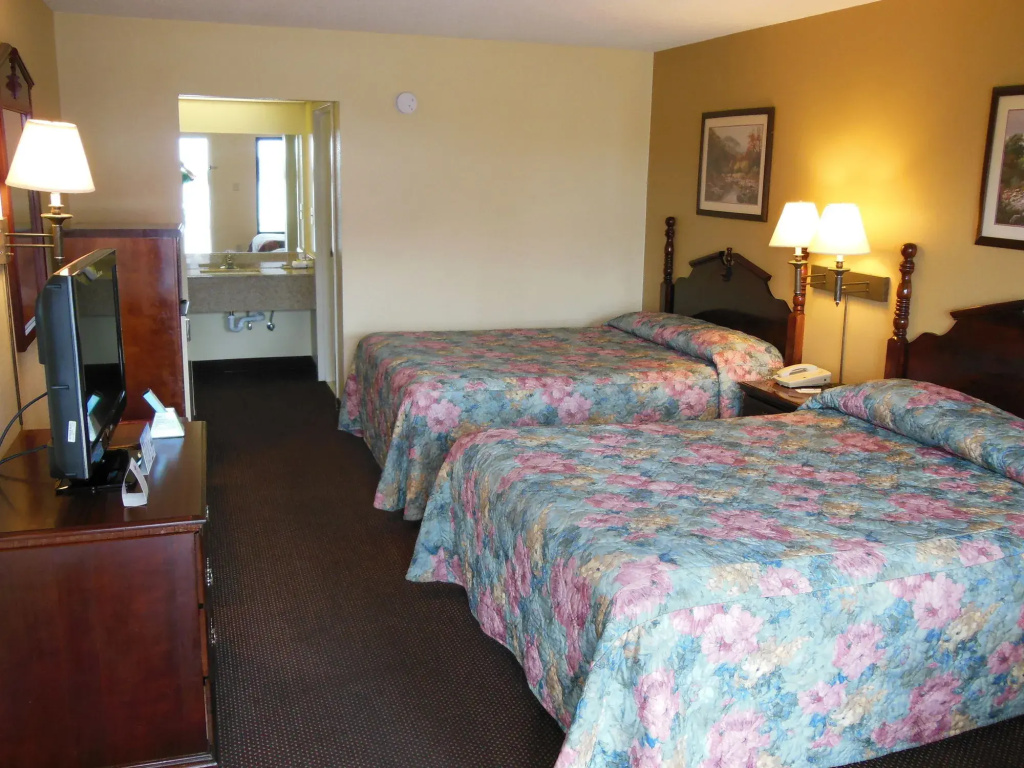 Clarksville Inn