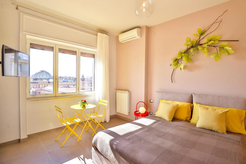 NEAPOLITAN SKYSCRAPER APARTMENT