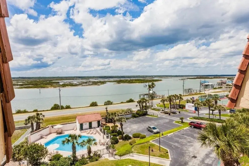 Windjammer Oceanfront Condominiums