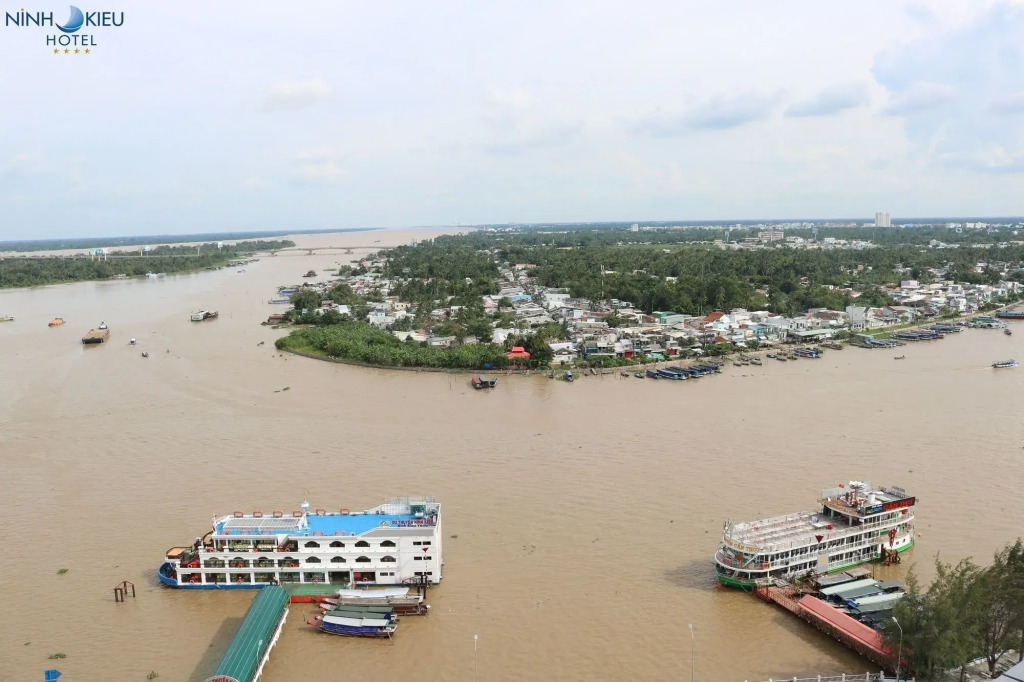 Ninh Kieu Riverside Hotel