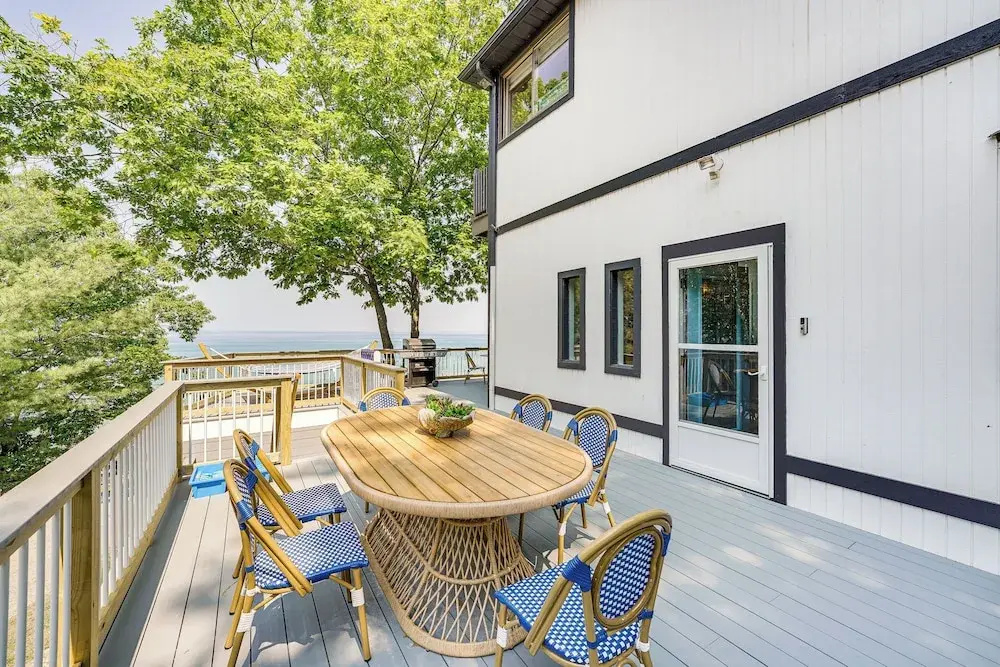 Private Beachfront Lake Michigan Rental w/ Kayaks