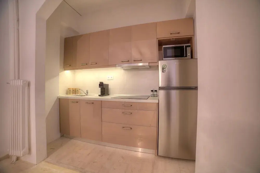 L' apartment blanc dans le centre de Glyfada