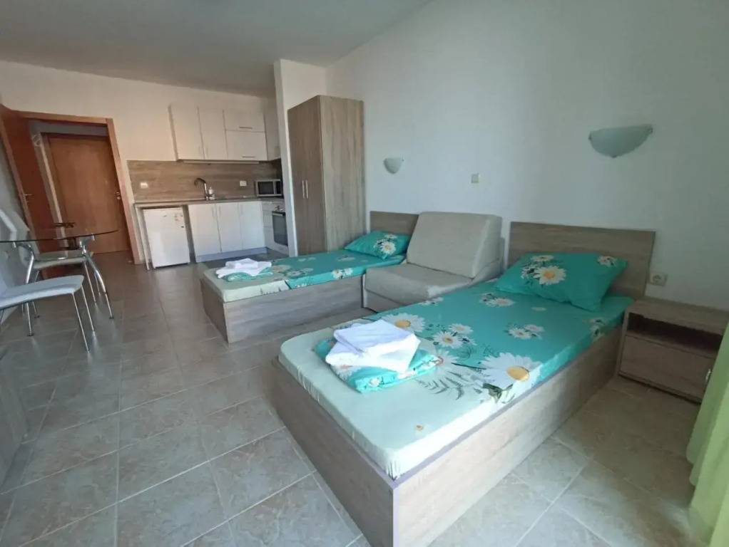 Palm Marina Apartment Complex