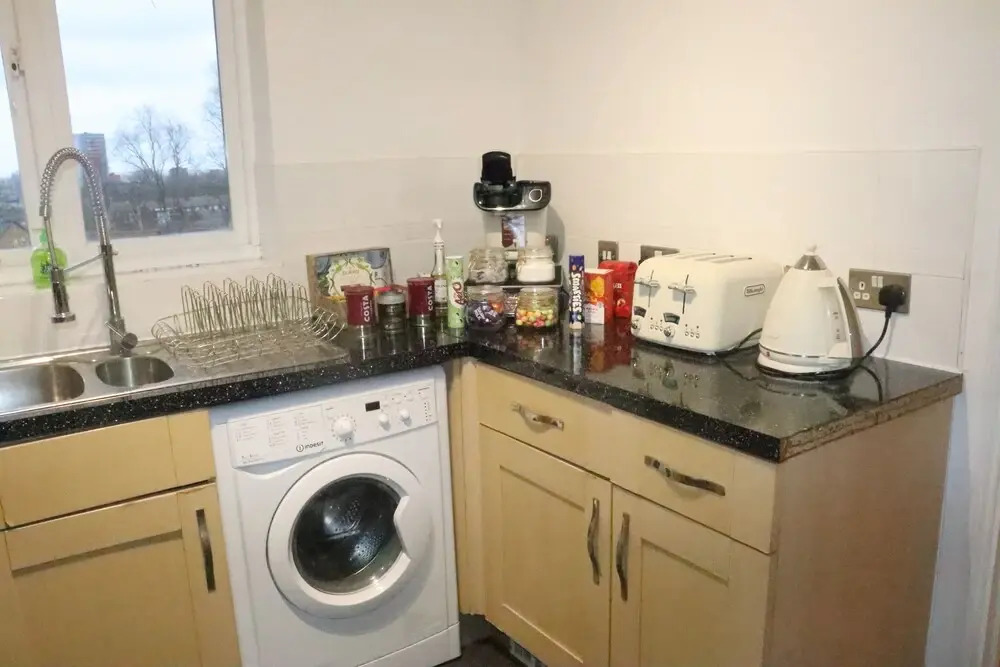 Skyline Haven Modern 2BR w/ Free Parking & 4kTV