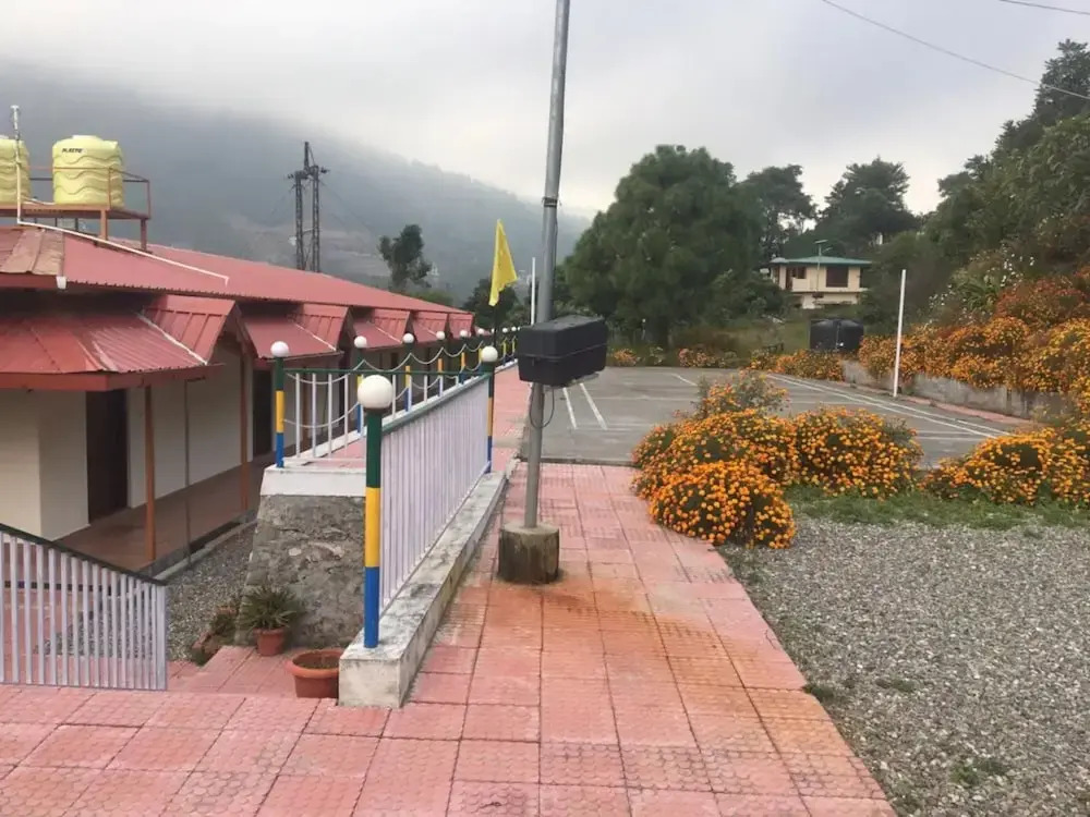 Goroomgo Blue Moon Bhimtal