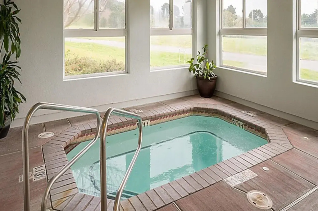 Holiday Inn Express Hotel & Suites Arcata/Eureka-Airport Area by IHG