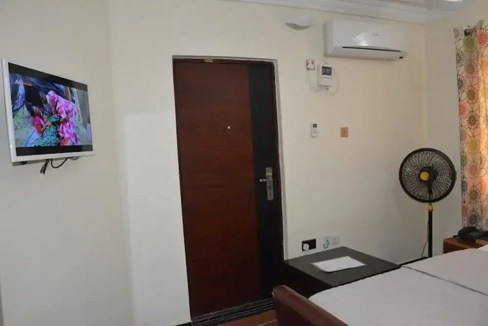 Platinum Inn Gee Hotel