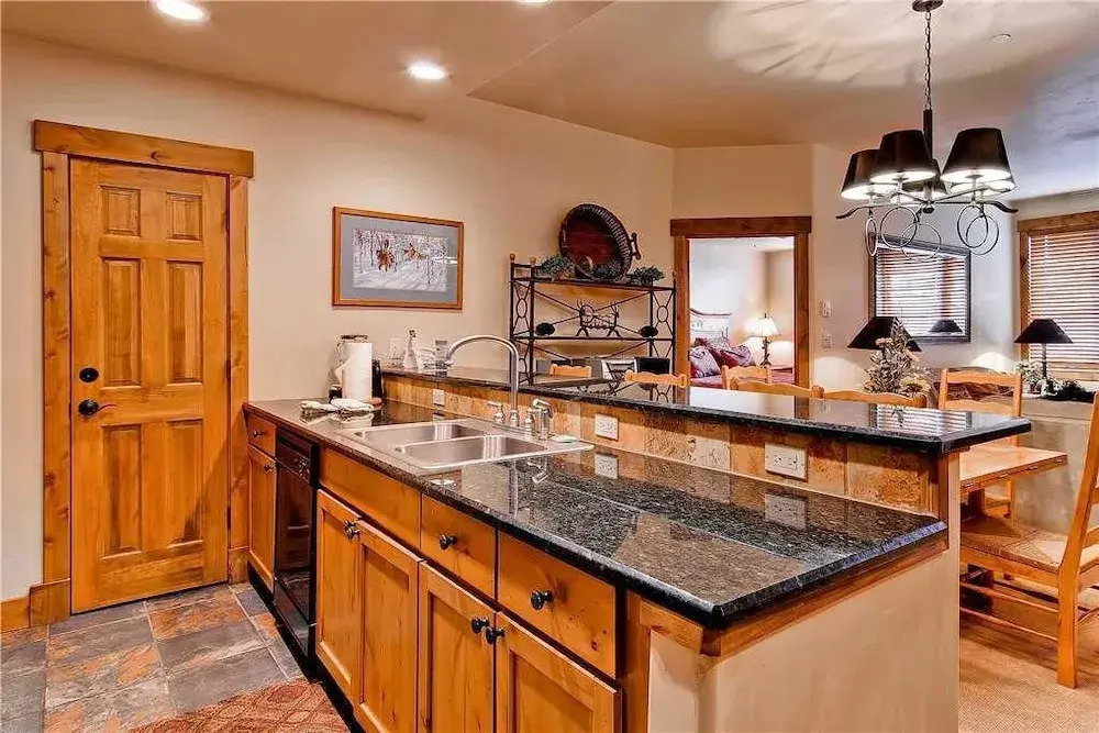 3101 Champagne Lodge, Trappeur's Crossing Apartment 2