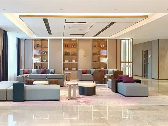 Lavande Hotel (Heqing Xinhua Branch)