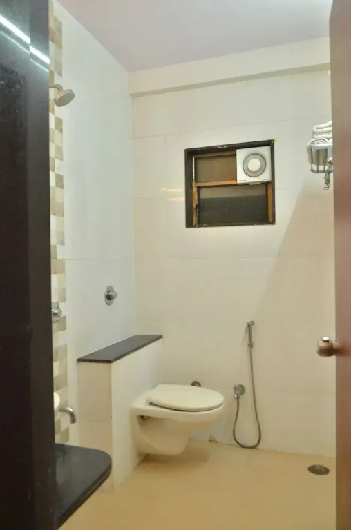 Hotel Sai Sparsh-150 meters from Saibaba temple