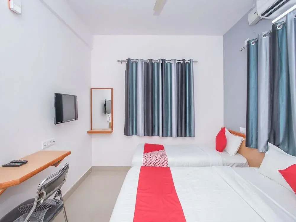 OYO 15016 Hotel City Plaza