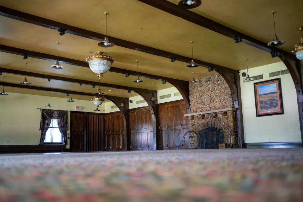 Sheridan Inn - Best Western Signature Collection