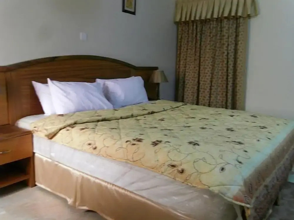 Rayporsh Hotel