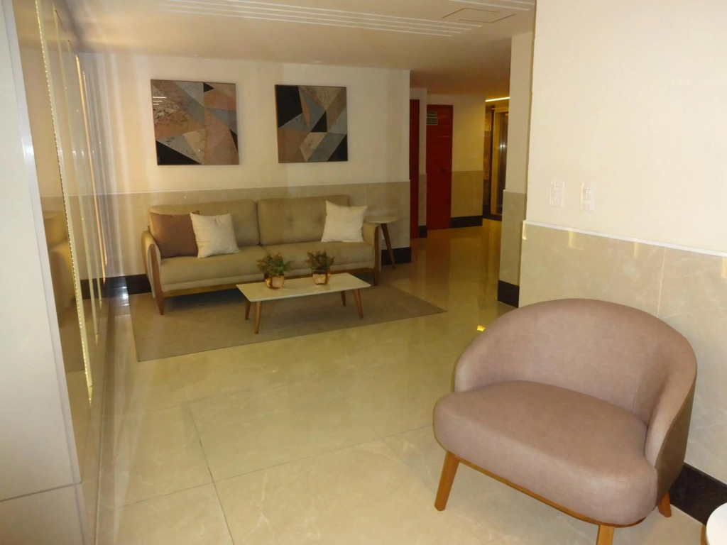 Magnífico APARTAMENTO de Charme - 3 quartos AR CONDICIONADOS SPLIT - Beira Mar, 2 banheiros, 2 Vagas Garagem, 4 Varandas, 2 Elevadores, Redes para Descanso, Wi-Fi, Air Fryer, Disney Plus, HBO Max, Cadeiras de Praia e Caixa Térmica