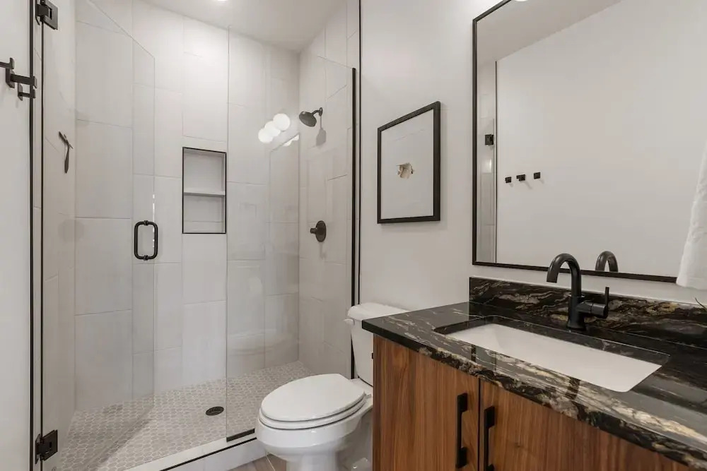The Fish Bowl 6 Bedroom Townhouse