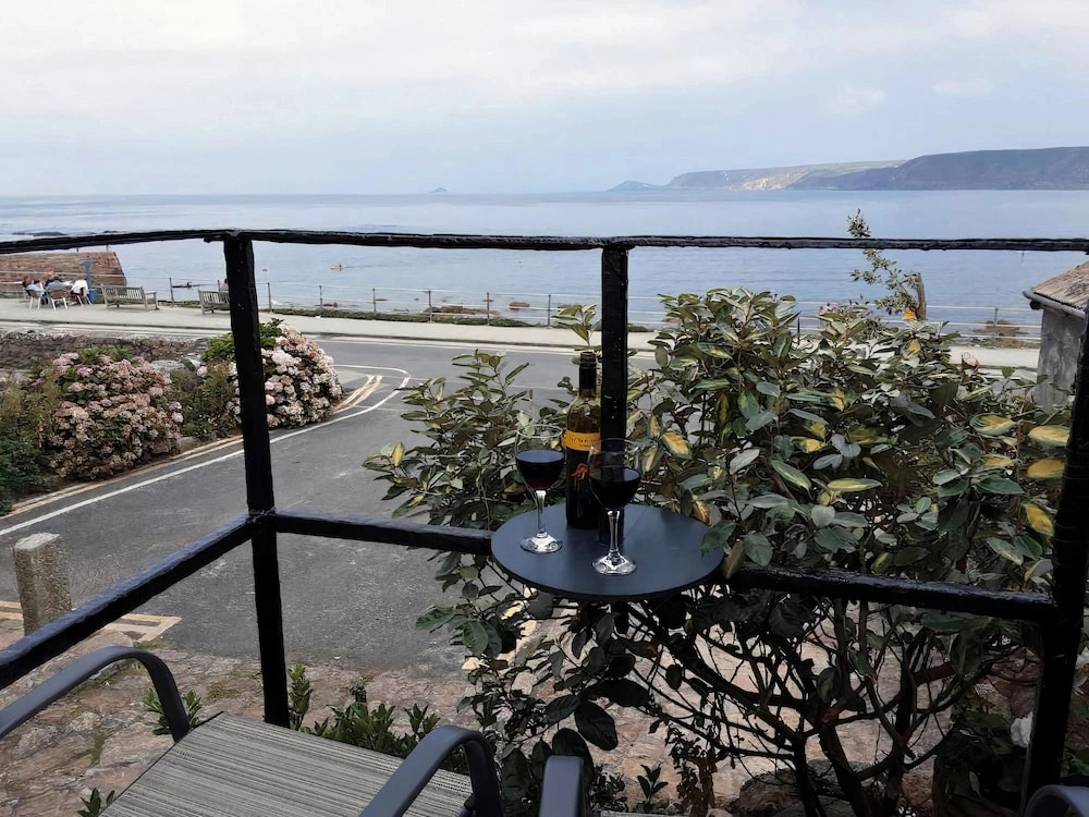 Cove Retreat