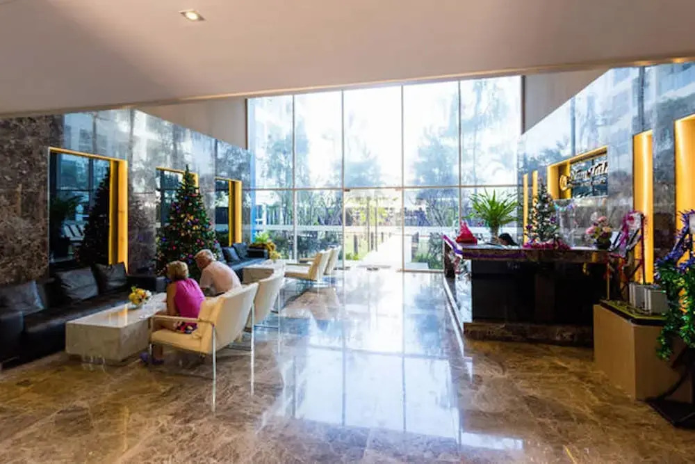 Nam Talay Jomtien Beach - Rooftop Ocean View - Close to Beach, Pool & Gym