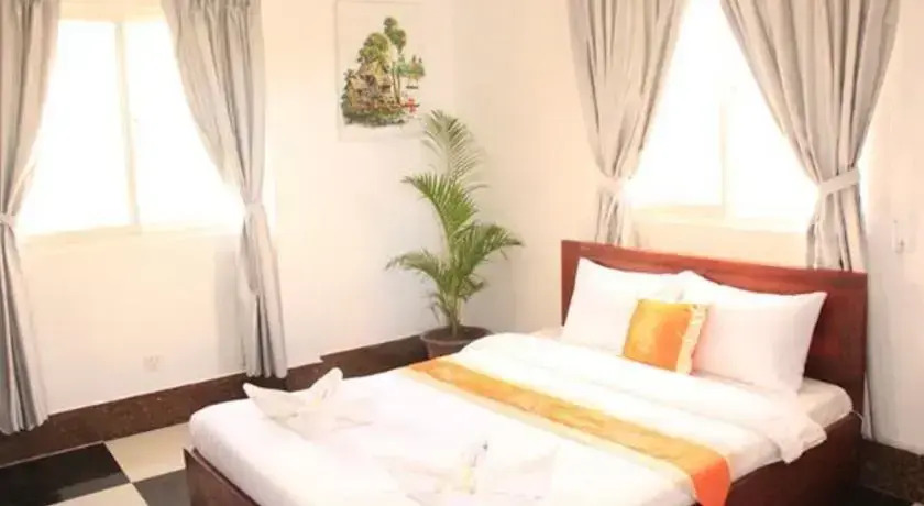 Lakeside Boutique Villa