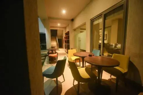 The Palms by Eagles Airport Residential