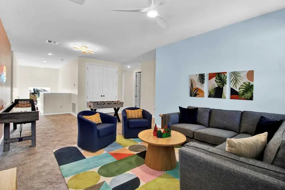 Sleeps 20! 9bdr, Star Wars-themed Game Room, Pool, Hot Tub Nassau by Avantstay