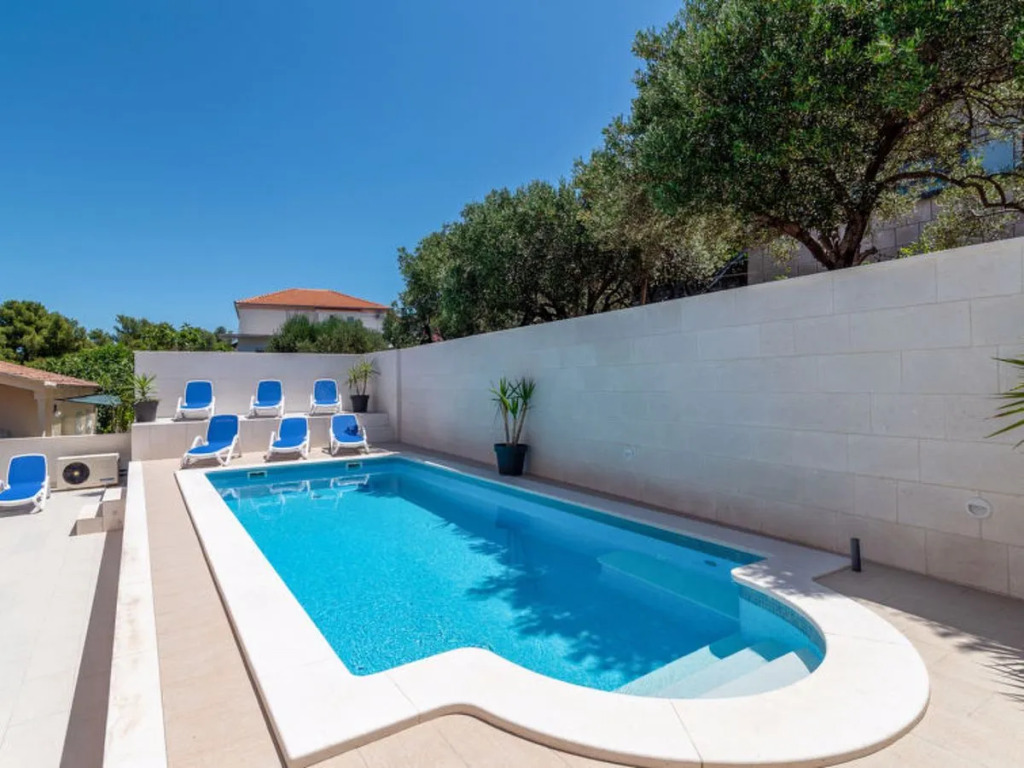 Apartment Mornar Trogir/Arbanija 25179