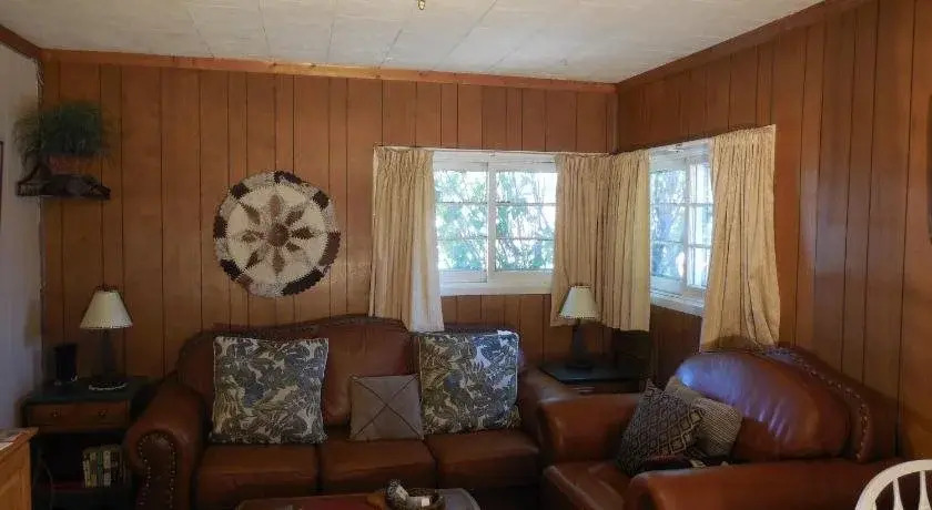 Tel-A-Friend Motel