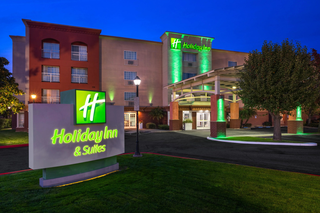 Holiday Inn & Suites San Mateo - SFO by IHG
