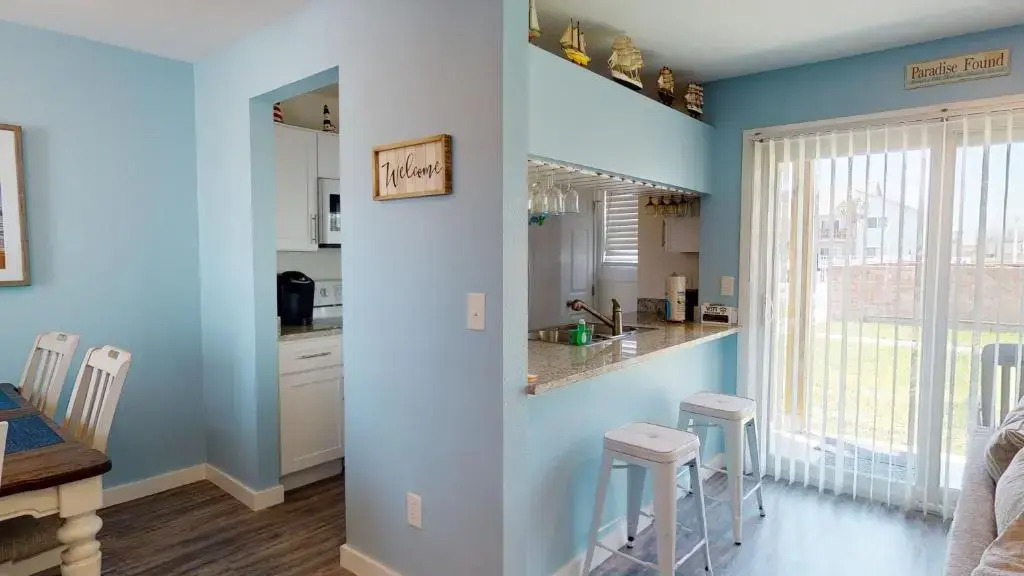 AH-A100 First Floor Condo, Newly Remodeled, Overlooks Shared Pool