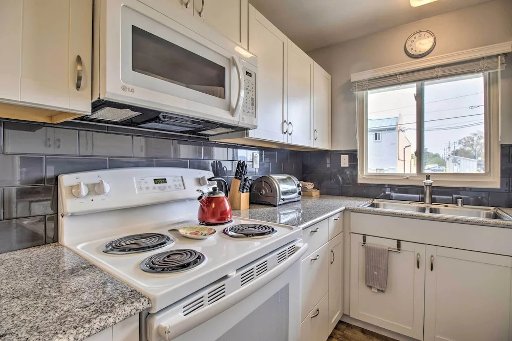 Ski, Hike & Unwind: Cozy Carson City Duplex!