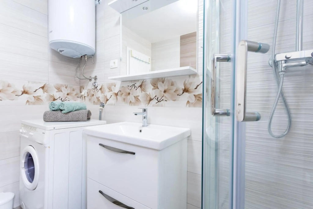 Apartments Lidija - see view with private hot tub and split level apartment with garden