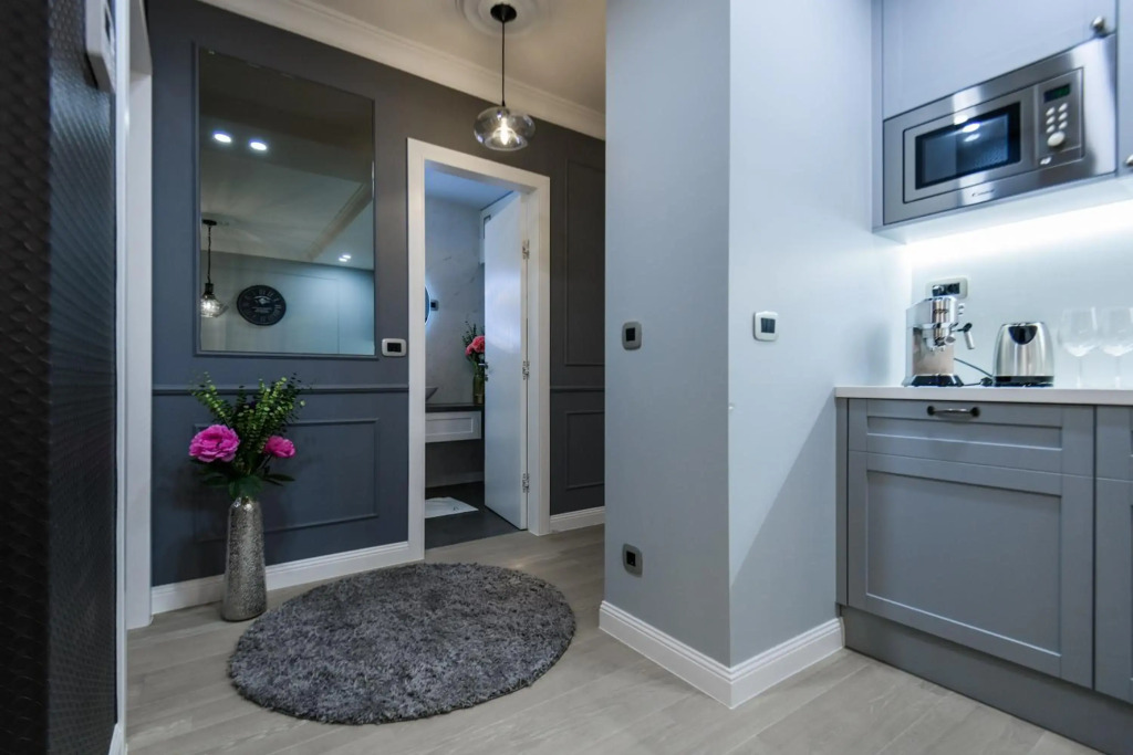 DiVine Luxury Apartment Purple
