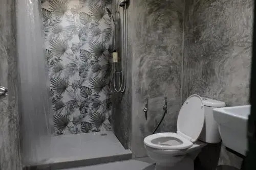 Silom Apartment Close to BTS +WIFI+Netflix