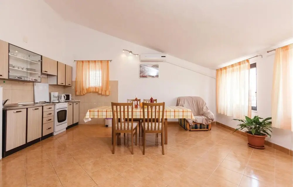Nice Home in Trogir With Wifi and 3 Bedrooms