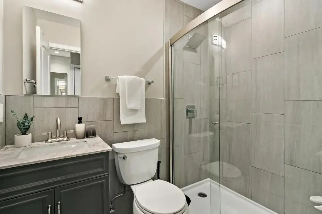 Fun Location Studio Apt near Boystown Best Price! OD8