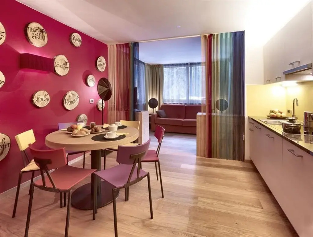 Residence Color Home