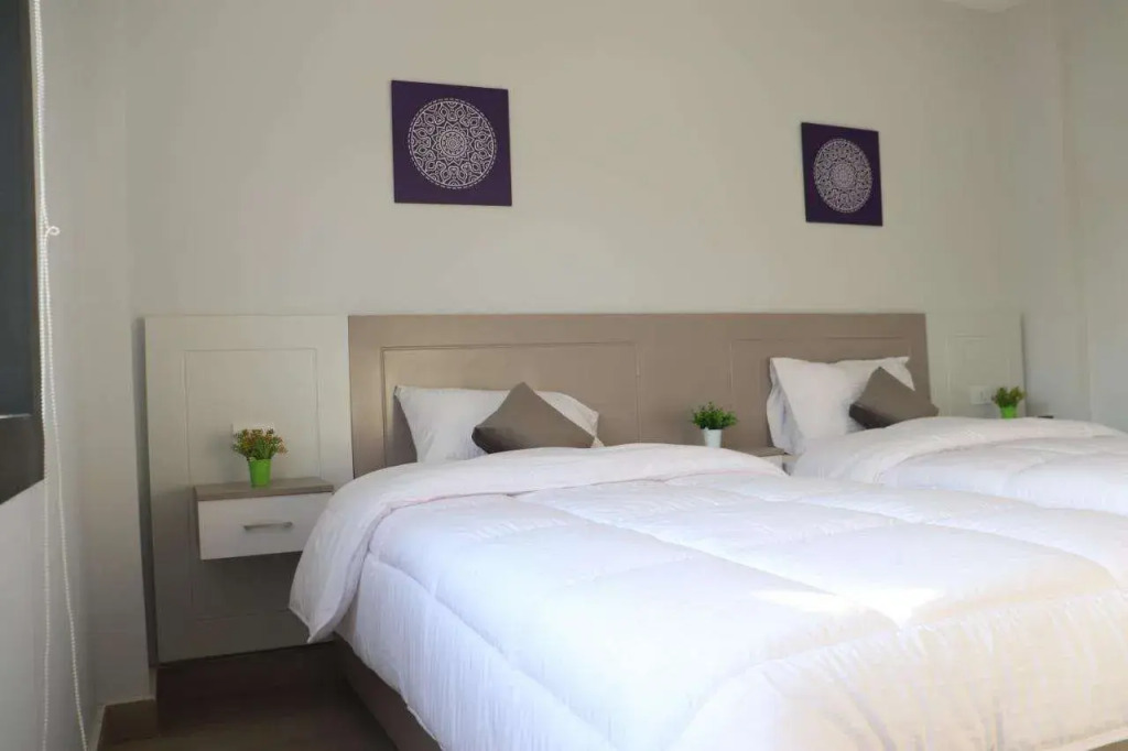 Hours Pyramids Inn