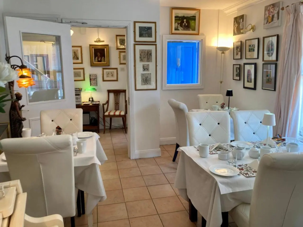 The Gallery B&B, the Glen, Kinsale ,County Cork